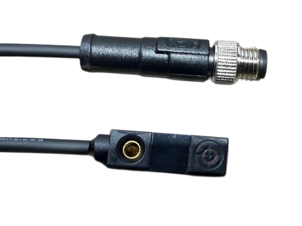 [Sprue Gripper Sensor M8 3-Pin 30cm PNP] S-5-8-25-0.5M-PNP
