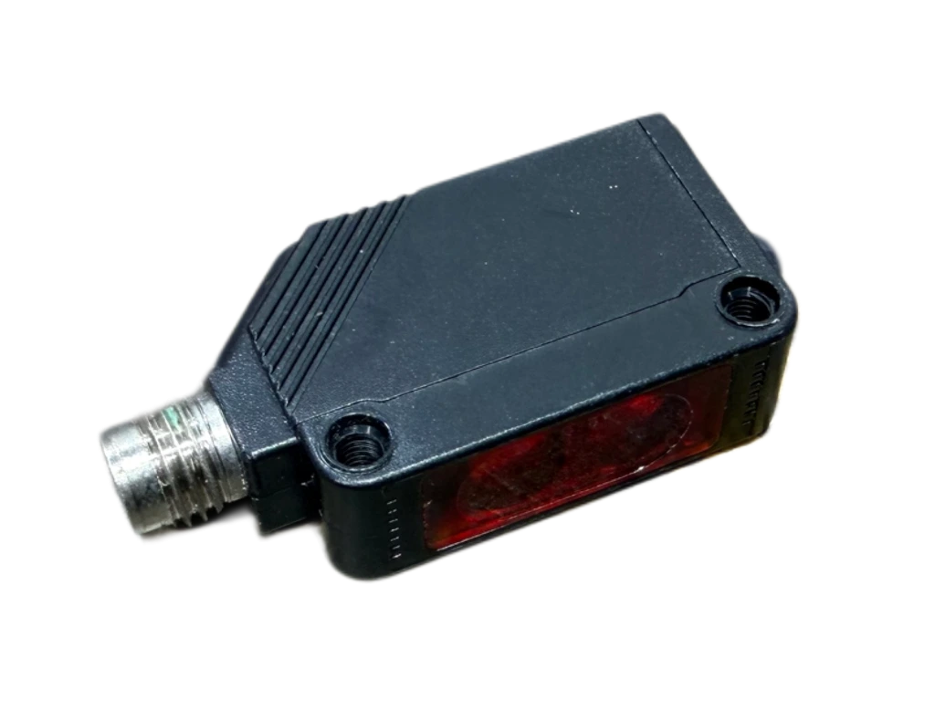 [E3Z-B86 Part Present Sensor PNP] E3Z-PNP